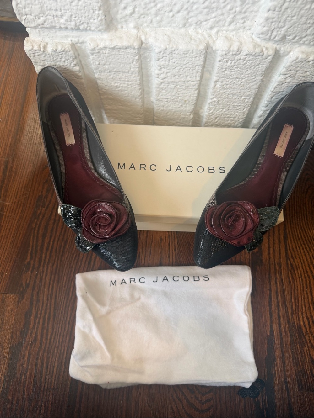 Marc Jacobs rose embellished ballet flats. Size: EU38.5/US8.5. With duster/box.
